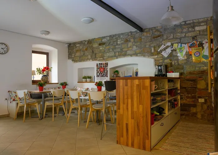 Hostel Alieti