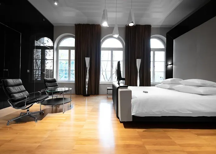 5 star hotel: Hotel Blow Up Hall 5050