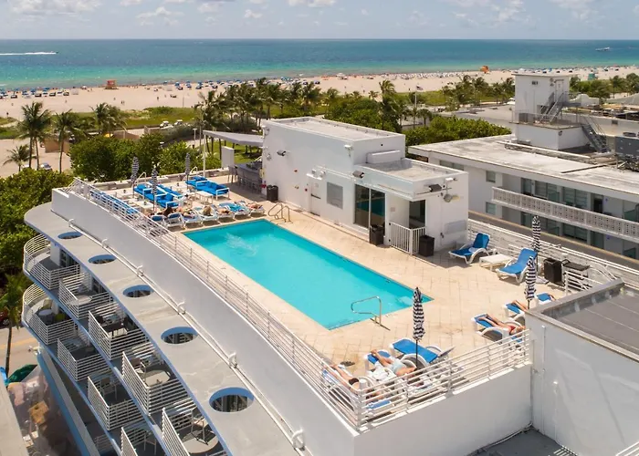 Apartment: Ocean Drive Apartments With Rooftop Pool, South Beach, Miami