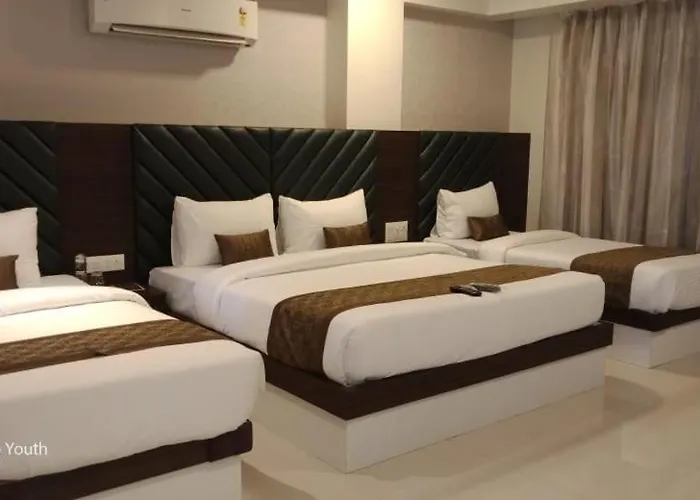 Cheap hotel: Hotel Seven Sky