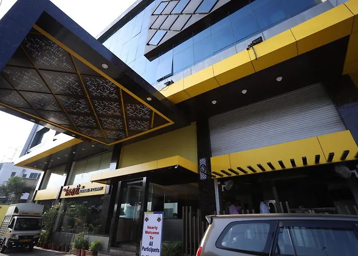 Cheap hotel: Hotel Seven Sky