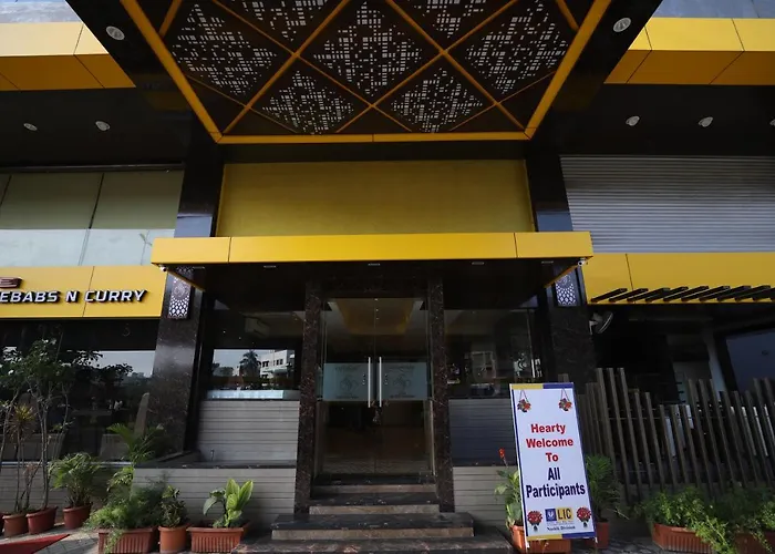 Cheap hotel: Hotel Seven Sky