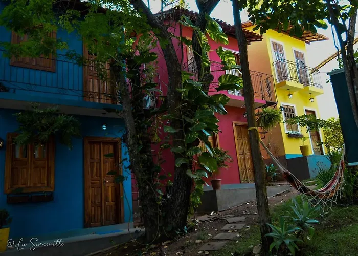 Chales Natora
