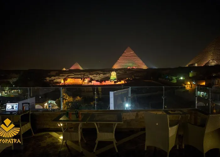 Animaux admis Cleopatra Pyramids View