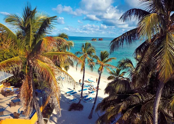 Hotel Cocoplum Beach